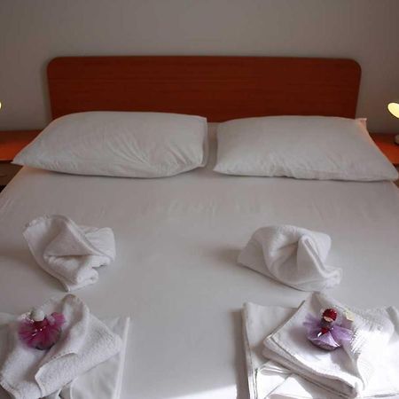 Villa Dvor Apartments Omiš Esterno foto