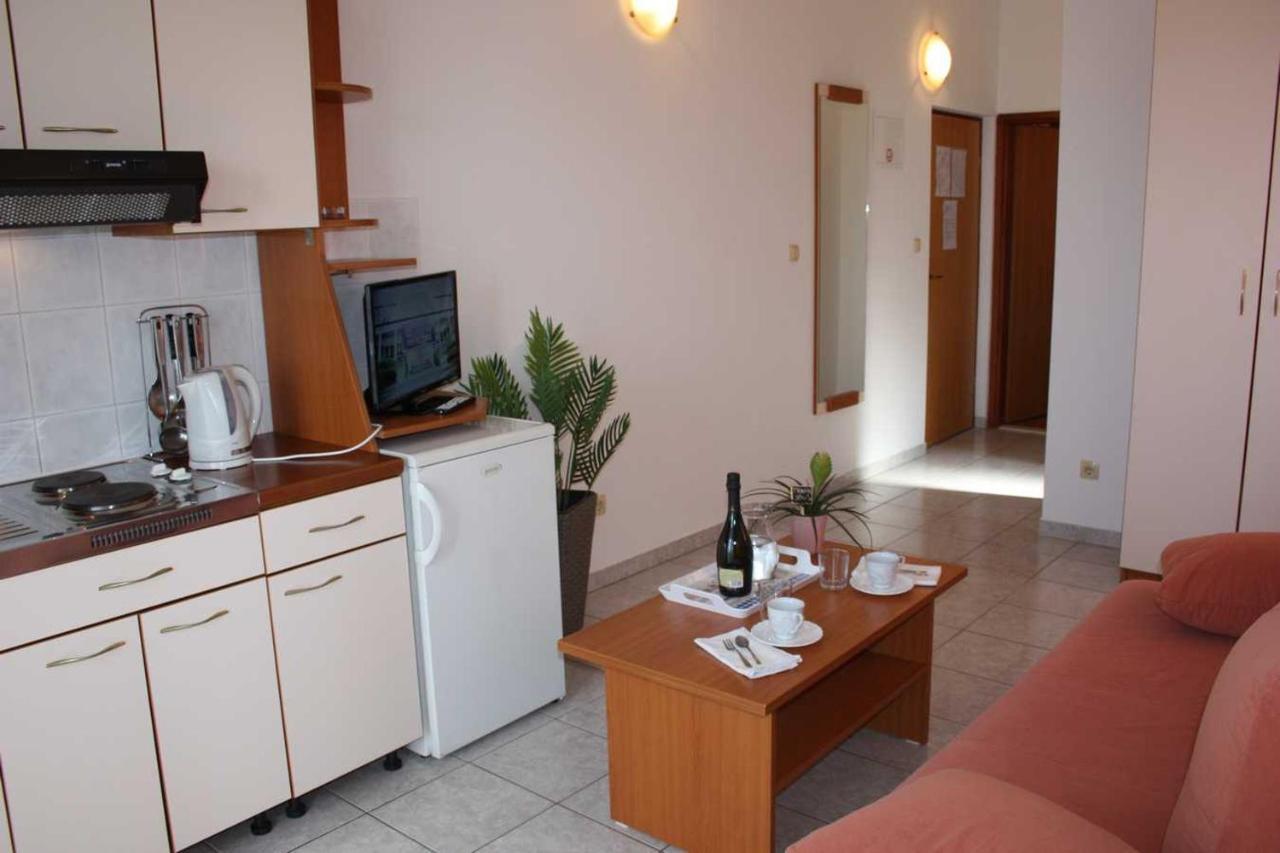 Villa Dvor Apartments Omiš Esterno foto
