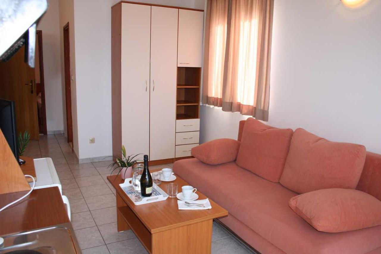 Villa Dvor Apartments Omiš Esterno foto