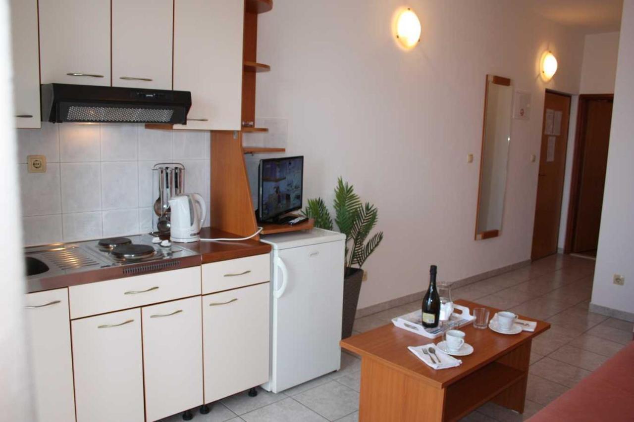 Villa Dvor Apartments Omiš Esterno foto