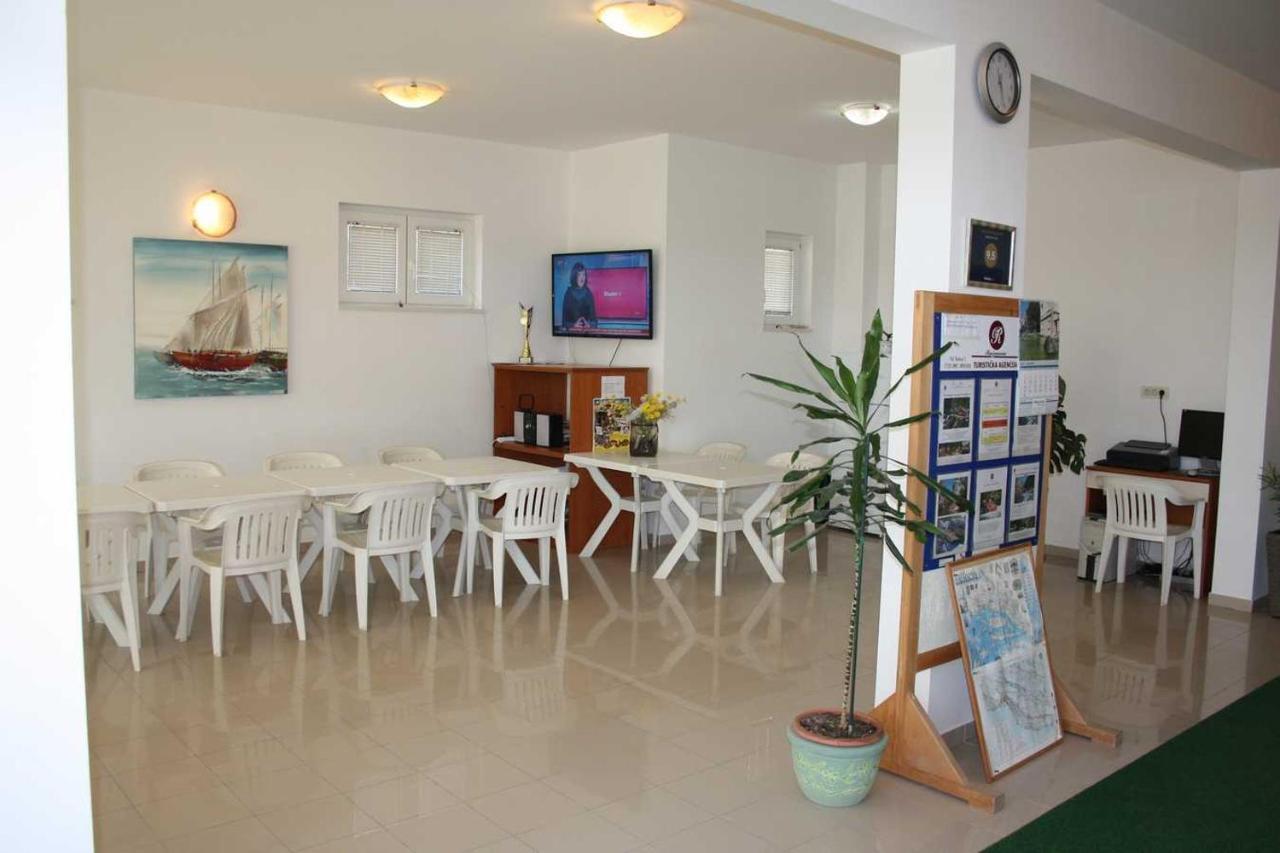 Villa Dvor Apartments Omiš Esterno foto