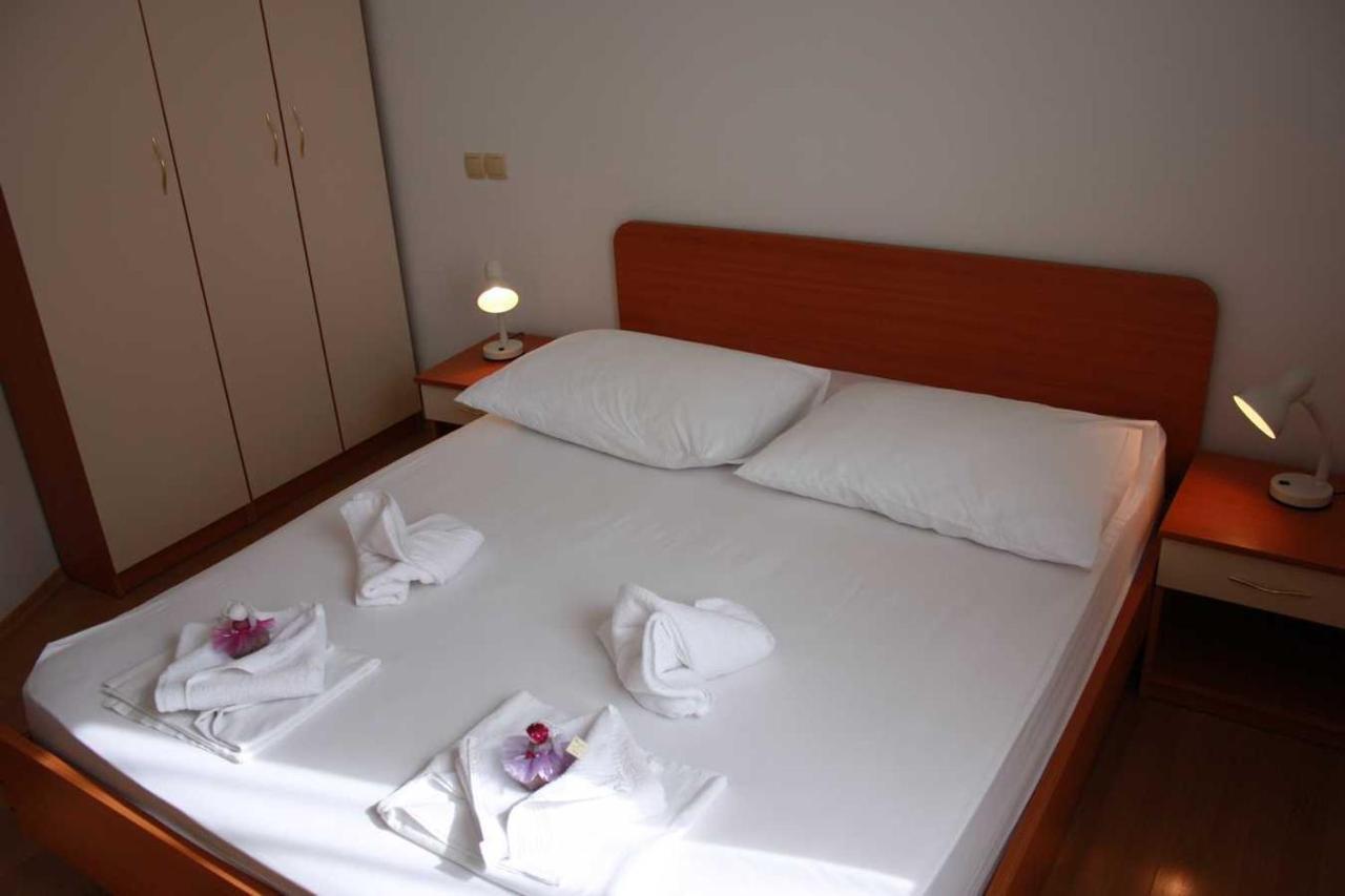 Villa Dvor Apartments Omiš Esterno foto