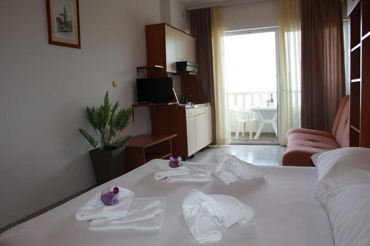 Villa Dvor Apartments Omiš Esterno foto
