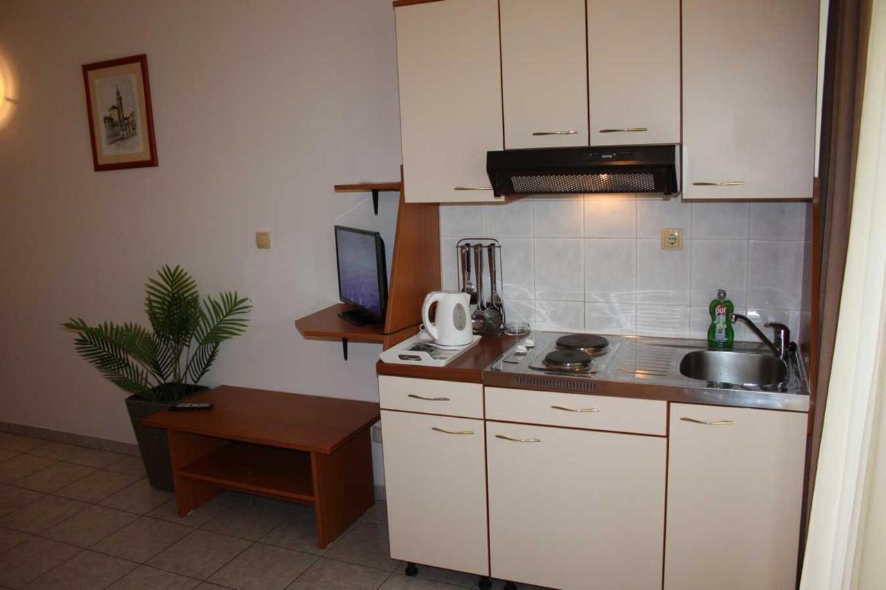 Villa Dvor Apartments Omiš Esterno foto