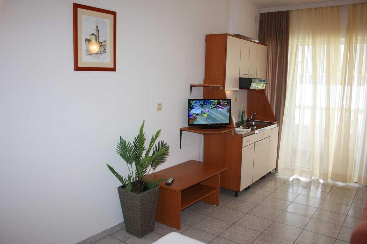 Villa Dvor Apartments Omiš Esterno foto