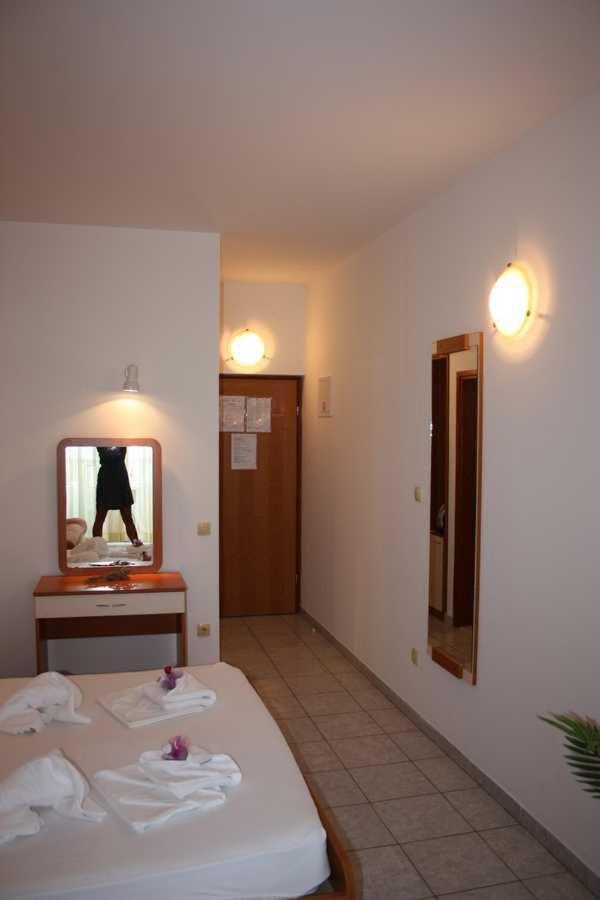 Villa Dvor Apartments Omiš Esterno foto